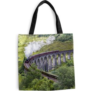 MuchoWow® Schoudertas - Strandtas - Big Shopper - Boodschappentas - Stoomtrein tussen het groene landschap in Schotland - 40x40 cm - Katoenen tas