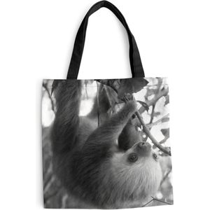 MuchoWow® Schoudertas - Strandtas - Big Shopper - Boodschappentas - Baby luiaard in het regenwoud van Costa Rica in zwart wit - 40x40 cm - Katoenen tas