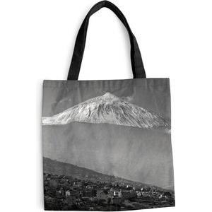 MuchoWow® Schoudertas - Strandtas - Big Shopper - Boodschappentas - El Teide vulkaan op Tenerife - Zwart-Wit - 45x45 cm - Katoenen tas