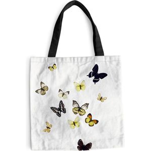 MuchoWow® Schoudertas - Strandtas - Big Shopper - Boodschappentas - Vlinders op witte achtergrond - 45x45 cm - Katoenen tas
