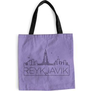 MuchoWow® Schoudertas - Strandtas - Big Shopper - Boodschappentas - Stadsaanzicht ""Reykjavik"" tegen een paarse achtergrond - 45x45 cm - Katoenen tas