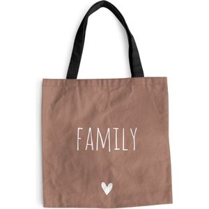 MuchoWow® Schoudertas - Strandtas - Big Shopper - Boodschappentas - Engelse quote ""Family"" tegen een bruine achtergrond - 45x45 cm - Katoenen tas