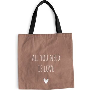 MuchoWow® Schoudertas - Strandtas - Big Shopper - Boodschappentas - Engelse quote ""All you need is love"" met een hartje tegen een bruine achtergrond - 40x40 cm - Katoenen tas