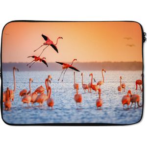 Laptophoes 13 inch - Vogel - Flamingo - Water - Zonsondergang - Roze - Laptop sleeve - Binnenmaat 32x22,5 cm - Zwarte achterkant