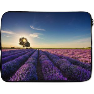 Laptophoes 17 inch - Lavendel - Zon - Boom - Bloemen - Paars - Laptop sleeve - Binnenmaat 42,5x30 cm - Zwarte achterkant
