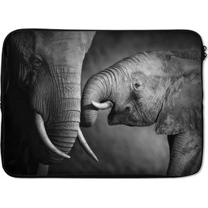 Laptophoes 14 inch - Wilde dieren - Olifant - Zwart - Wit - Portret - Laptop sleeve - Binnenmaat 34x23,5 cm - Zwarte achterkant
