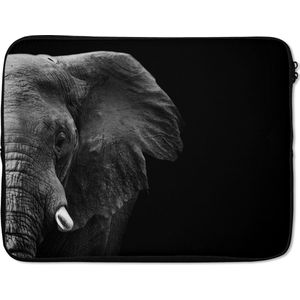 Laptophoes 17 inch - Dieren - Olifant - Wild - Zwart - Wit - Laptop sleeve - Binnenmaat 42,5x30 cm - Zwarte achterkant