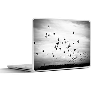 Laptop sticker - 10.1 inch - Dieren - Vogels - Wolken - Zwart - Wit - 25x18cm - Laptopstickers - Laptop skin - Cover