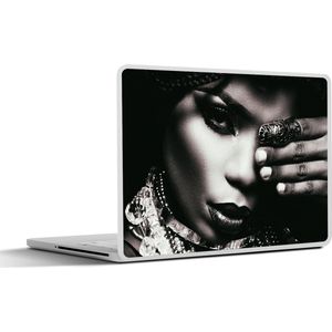 Laptop sticker - 10.1 inch - Vrouw - Sieraden - Ring - Make up - Zwart - Wit - Ketting - 25x18cm - Laptopstickers - Laptop skin - Cover