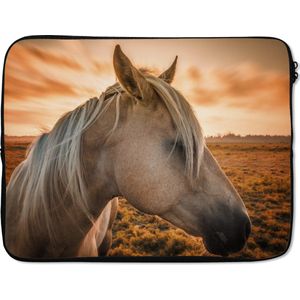 Laptophoes 17 inch - Paard - Dieren - Portret - Laptop sleeve - Binnenmaat 42,5x30 cm - Zwarte achterkant