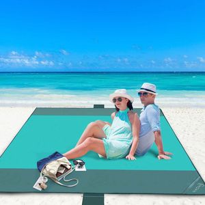 Stranddecke Sandfrei Wasserdicht, Super Groß 210cm x 200cm Strandmat met 3 Reißverschlusstasche, Ultraleicht und Tragbar Picknickdecke 0.36kg für den Strand, Campen, Picknick,