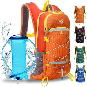 Drinkrugzak met 2 liter BPA-vrije drinkzak, ultralicht, waterdicht, fietsrugzak voor skiën, hardlopen, wandelen, fietsen, verstelbare, gevoerde schouderriem op de borst