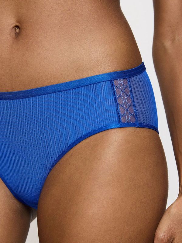 Triumph - Palina Cosmic Heartbeat - Hipster - Lichtblauw - Licht Transparant - Grafisch Borduurwerk