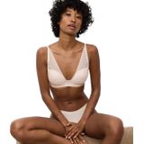 Triumph - Aura Spotlight - Beha - Zwart - 54% Polyamide, 35% Polyester, 11% Elastane