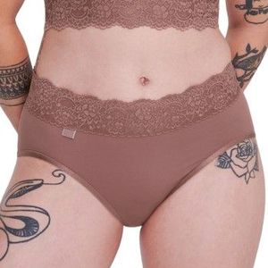 Midi slip Romance SLOGGI. Katoen materiaal. Maten 44 FR - 42 EU. Kastanje kleur