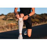 Compressport - R2 Oxygen - Compressiekousen - White / Neble Grey