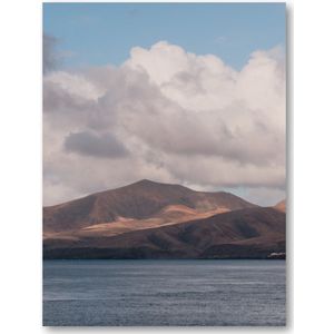 Heuvels, wolken en zee - Lanzarote - Foto op Plexiglas 30x40