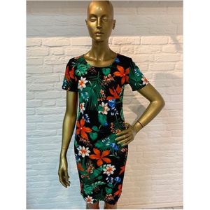 Zwart Gebloemd Jurkje - Maat 34/36