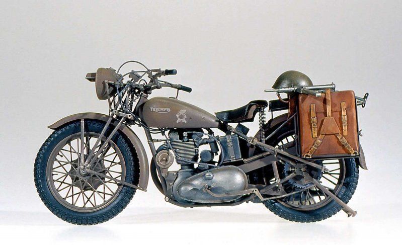 Carson 510007402-1:9 Triumph, motorfiets
