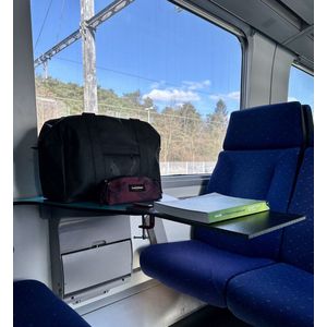 Por-table een handige meenneem bijzettafel voor jouw laptop, boeken, eten.. in de trein, slaapkamer, bureau