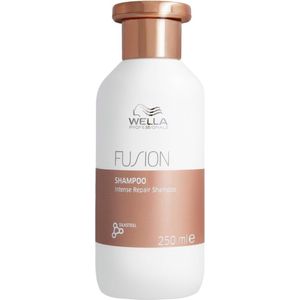 Wella Professionals Fusion Intense Repair shampoo 250 ml