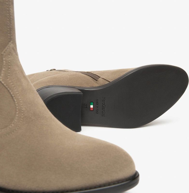 NeroGiardini - I513904D - Enkellaars - Testa Di Moro - Suède - Westernhak 4,5 cm