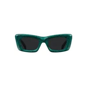 Prada Prachtige Cat-Eye Zonnebril voor Vrouwen , Green , Dames , Maat: 50 MM
