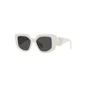 Prada Witte zonnebril met hoesje en schoonmaakdoekje , White , Dames , Maat: 50 MM