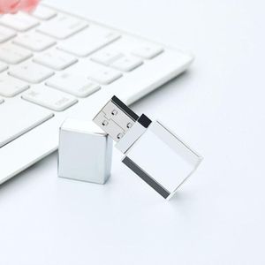 2 PCS Crystal Flash Light Emitterende USB 2.0 Flash Drive Car Music USB Flash Drive  Capaciteit: 32G (1000 muziek + 300 MV)