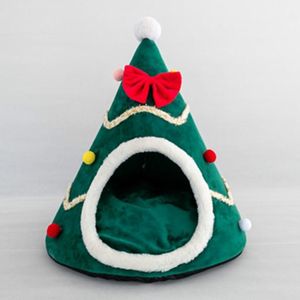 Driedimensionale Sponge Christmas Hat vormige Pet Bed Nest Warmte benodigdheden  Grootte: Medium 45x55cm (Groen)