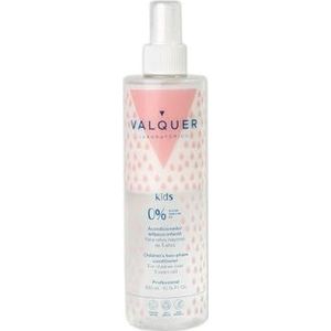 Valquer Tweefasen Kinder Conditioner Spray Zonder Spoelen Zero Formule voor Kinderen. Conditioneert het haar, geeft zachtheid, natuurlijke glans en vergemakkelijkt het ontwarren. Vanaf 3 jaar. 300 ml