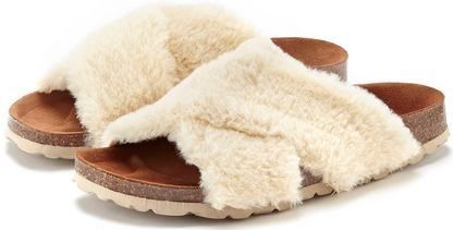 LASCANA Pantolette »Hausschuh, Mule, Sandale, offener Schuh,«, mit Korkfußbett und Fellimitat