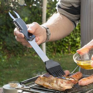 InnovaGoods® Barbecuegereedschapset 5 in 1 BBKit, alles wat je nodig hebt om te koken op de barbecue, met vork, tang, spatel, mes en borstel.