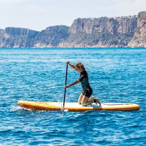 InnovaGoods® Opblaasbaar surfpaddleboard, 25,7 cm, antislip oppervlak, opblaasbare surfpeddel met afneembare peddel, surfplank met speciale accessoires en afneembare stoel.