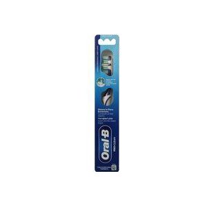 Oral B - Pro 1 Clean - Handtandenborstel - Zwart - 1 Stuk