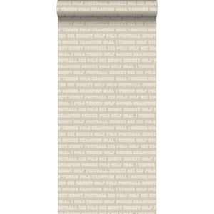 ESTAhome behang sport teksten warm grijs - 53 cm x 10,05 m - 115622