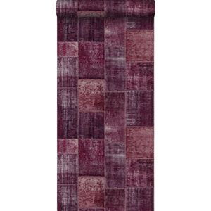 krijtverf eco texture vliesbehang oosters patchwork tapijt intens bordeaux rood - 148653 van ESTAhome