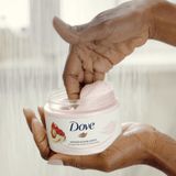 Dove Exfoliating Body Scrub Pomegranate Seeds & Shea Butter verzorgende bodyscrub 225 ml