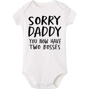 Baby rompertje wit met tekst Sorry Daddy you now have two Bosses. 0-6 maanden. Kraamcadeau jongen dochter zoon meisje