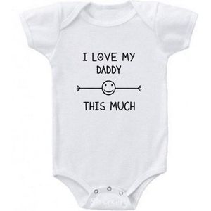 Baby rompertje wit met tekst i love my Daddy this much. 0-3 maanden. Kraamcadeau jongen dochter zoon meisje