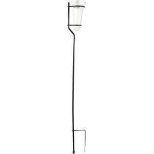 <p>Deze Nature regenmeter is ideaal om de hoeveelheid neerslag te meten. Met een metalen voet van 130 centimeter hoog en een zwarte epoxy-afwerking kan de regenmeter eenvoudig in de grond worden geplaatst. De regenmeter zelf is gemaakt van hoogwaardig glas en heeft een capaciteit van 25 mm.</p>
<p>Dankzij de schaalmarkeringen op de regenmeter is het aflezen van de metingen een fluitje van een cent. Je kunt in één oogopslag zien hoeveel neerslag er is gevallen. De transparante kleur van de regenmeter zorgt ervoor dat je de metingen duidelijk kunt zien.</p>
<ul>
  <li>Kleur: transparant</li>
  <li>Materiaal: glas en metaal</li>
  <li>Afmetingen glazen houder: 12 x 20 cm (ø x H)</li>
  <li>Hoogte standaard: 130 cm</li>
  <li>Inhoud houder: 25 mm</li>
</ul>
<p>Met deze Nature regenmeter kun je op een eenvoudige en nauwkeurige manier de neerslag meten. Plaats de regenmeter in je tuin en houd de hoeveelheid regen bij. Zo kun je bijvoorbeeld bepalen of je planten extra water nodig hebben of dat de natuur voldoende voorzien is van vocht.</p>