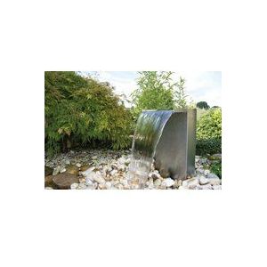 <p>Deze Ubbink Venezia Waterfall is een complete set waarmee je eenvoudig een prachtige waterpartij kunt creëren in je tuin. De set bevat een roestvrijstalen waterval, een pomp, een slang en andere accessoires die je nodig hebt. </p>
<p>'s Avonds zorgen de ingebouwde LED's voor een schitterend zicht, waardoor je ook in het donker kunt genieten van de waterval. </p>
<p>Deze tuinwaterval is gemaakt van hoogwaardig materiaal en is zeer duurzaam, waardoor je er jarenlang plezier van zult hebben. </p>
<p>Met deze Ubbink watervalset haal je een ontspannende waterpartij in huis, waar je heerlijk kunt genieten van het rustgevende geluid van stromend water. </p>
<ul>
  <li>Materiaal: roestvrij staal</li>
  <li>Afmetingen: 50 x 36,5 x 9 cm (H x B x D)</li>
  <li>Aantal LED's: 20</li>
  <li>Spanning: 12 V</li>
  <li>Meegeleverde pomp: 4.000 L/u</li>
  <li>Complete set met 1 x pomp, 1 x slang en andere accessoires</li>
  <li>Exclusief waterreservoir</li>
</ul>