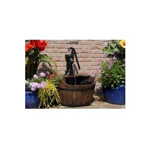 <p>Dit waterornament van Ubbink is een rustieke ton die perfect is voor in de tuin, op het balkon of op het terras. De ton is gemaakt van kwaliteitshout en gaat jarenlang mee. Het waterornament wordt geleverd inclusief pomp, zodat je direct kunt genieten van het rustgevende geluid van stromend water.</p>
<p>De diameter van de ton is 60 cm en de hoogte is 75 cm. Het materiaal is hout en de capaciteit van de pomp is 350 L / h. De levering bestaat uit een houten ton en een pomp, zodat je alles hebt wat je nodig hebt om het waterornament in gebruik te nemen.</p>
<p>Met dit waterornament creëer je eenvoudig een sfeervolle en ontspannen ambiance in je buitenruimte. Het natuurlijke design van de ton past goed bij verschillende tuinstijlen en zorgt voor een rustieke uitstraling. Geniet van de kalmerende werking van stromend water en breng meer leven in je tuin met dit prachtige waterornament van Ubbink.</p>
<ul>
  <li>Rustieke ton voor in de tuin, op het balkon of op het terras</li>
  <li>Gemaakt van kwaliteitshout en gaat jarenlang mee</li>
  <li>Inclusief pomp voor direct gebruik</li>
  <li>Diameter: 60 cm, Hoogte: 75 cm</li>
  <li>Materiaal: Hout</li>
  <li>Capaciteit pomp: 350 L / h</li>
  <li>Levering bestaat uit een houten ton en een pomp</li>
</ul>