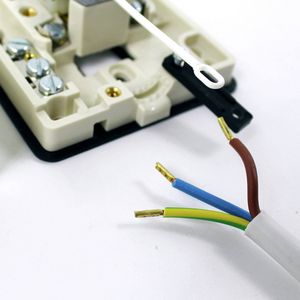 Scanpart aansluitsnoer voor trekschakelaar 2 meter - Stroomkabel - 1 zijde gestript - Wit