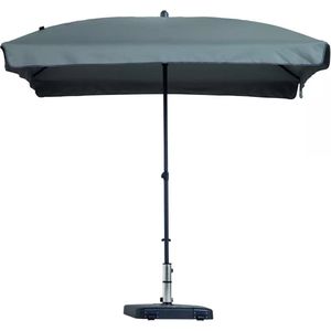 <p>Deze tuinparasol Patmos Luxe uit de Madison TOPLINE serie is een duurzame, stabiele en hoogwaardige parasol die perfect is voor in je buitenruimte! De drie belangrijkste kenmerken van deze parasol zijn:</p>
<ul>
  <li>Een handig kantelmechanisme</li>
  <li>Het unieke spansysteem</li>
  <li>Het push-up-systeem voor het openen en sluiten van de parasol</li>
</ul>
<p>De parasol heeft een waterafstotend doek met volant gemaakt van hoogwaardig 160 gr/m² polyester met PA-coating. Hij beschermt tot wel 2.000 uur tegen uv-stralen aangezien hij een UPF factor van 50+ heeft! Houd er rekening mee dat deze parasol een parasolvoet nodig heeft van minimaal 25 kg (niet inbegrepen) en het beste beschermd wordt met een Madison parasolhoes die apart verkrijgbaar is.</p>
<p>Specificaties:</p>
<ul>
  <li>Kleur: lichtgrijs</li>
  <li>Materiaal paal: aluminium</li>
  <li>Materiaal balein: staal</li>
  <li>Frame met gepoedercoate afwerking</li>
  <li>Materiaal doek: stof (160 gram/m²) met PA-coating</li>
  <li>Afmetingen parasol: 210 x 140 x 243 cm (L x B x H)</li>
  <li>Afmeting paal: 2,9 / 3,2 cm (ø)</li>
  <li>Uv-beschermingsfactor: 50+</li>
  <li>Eenvoudig kantelmechanisme</li>
  <li>Handig opzetsysteem</li>
  <li>Uniek spansysteem</li>
  <li>Volant: 15 cm</li>
  <li>Waterafstotend</li>
  <li>Suggestie: de parasolvoet moet minimaal 25 kg zijn</li>
  <li>Voorzien van een bevestigingsband met klittenbandsluiting</li>
</ul>