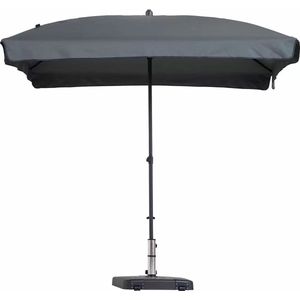 <p>Deze tuinparasol Patmos Luxe uit de Madison TOPLINE serie is een duurzame, stabiele en hoogwaardige parasol die perfect is voor in je buitenruimte! De drie belangrijkste kenmerken van deze parasol zijn: een handig kantelmechanisme, het unieke spansysteem en het push-up-systeem voor het openen en sluiten van de parasol.</p>
<p>De parasol heeft een waterafstotend doek met volant gemaakt van hoogwaardig 160 gr/m² polyester met PA-coating. Hij beschermt tot wel 2.000 uur tegen uv-stralen aangezien hij een UPF factor van 50+ heeft! Houd er rekening mee dat deze parasol een parasolvoet nodig heeft van minimaal 25 kg (niet inbegrepen) en het beste beschermd wordt met een Madison parasolhoes die apart verkrijgbaar is.</p>
<ul>
  <li>Kleur: grijs</li>
  <li>Materiaal paal: aluminium</li>
  <li>Materiaal balein: staal</li>
  <li>Frame met gepoedercoate afwerking</li>
  <li>Materiaal doek: stof (160 gram/m²) met PA-coating</li>
  <li>Afmetingen parasol: 210 x 140 x 243 cm (L x B x H)</li>
  <li>Afmeting paal: 2,9 / 3,2 cm (ø)</li>
  <li>Uv-beschermingsfactor: 50+</li>
  <li>Eenvoudig kantelmechanisme</li>
  <li>Handig opzetsysteem</li>
  <li>Uniek spansysteem</li>
  <li>Volant: 15 cm</li>
  <li>Waterafstotend</li>
  <li>Voorzien van een bevestigingsband met klittenbandsluiting</li>
  <li>Materiaal: Polyester: 100%</li>
</ul>
<p>Suggestie: de parasolvoet moet minimaal 25 kg zijn.</p>