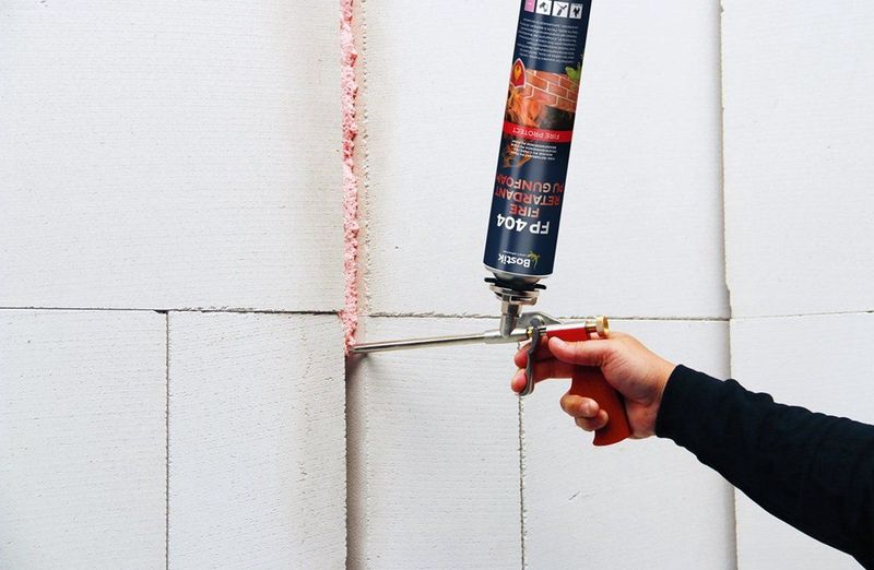 Bostik- FP 404 - Fire Retardant PU Gunfoam - Brandwerend -750 ml- kleur roze -geschikt voor Pur pistool