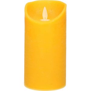 1x Oker gele LED kaarsen / stompkaarsen 15 cm - Luxe kaarsen op batterijen met bewegende vlam