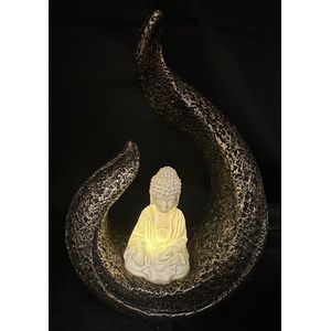 Polyresin solarlamp ""zittende boeddha"" - model 2 - brons kleurig- met 1 LED - Staand model - hoogte 14.5 x 6 x 15 cm - Tuindecoratie - Tuinverlichting