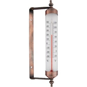 Deze raamthermometer TH70 van Esschert Design is een handig hulpmiddel om de temperatuur te controleren in uw tuinkas, serre of woonkamer. De thermometer heeft een mooie bronzen uitstraling en kan eenvoudig aan de wand worden bevestigd met de meegeleverde wandhaak. Het draaibare ontwerp zorgt ervoor dat u de temperatuur vanuit elke hoek kunt aflezen. 
Deze raamthermometer heeft een ruim temperatuurbereik van -30°C tot 50°C (-21 °F tot 121 °F), waardoor u altijd op de hoogte bent van de actuele temperatuur. De thermometer is gemaakt van duurzaam PP en metaal en heeft een afmeting van 8,4 x 4,7 x 25 cm (L x B x H). 
Met deze raamthermometer kunt u eenvoudig de temperatuur in de gaten houden, zodat u uw planten en gewassen optimaal kunt verzorgen. De thermometer is draaibaar, waardoor u altijd een duidelijk afleesbaar display heeft. De montage is eenvoudig en de thermometer kan zowel binnen als buiten worden gebruikt. 
Specificaties:
- Kleur: Brons
- Materiaal: PP en metaal
- Afmetingen: 8,4 x 4,7 x 25 cm (L x B x H)
- Temperatuurbereik: -30 °C tot 50 °C (-21 °F tot 121 °F)
- Draaibaar
- Eenvoudige montage
Met deze raamthermometer van Esschert Design heeft u altijd de controle over de temperatuur in uw tuinkas, serre of woonkamer.